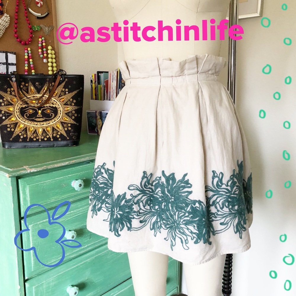 BCBG Box Pleat Skirt w/ Green Embroidery